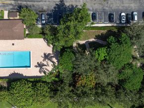 830 NW 79th Ter, Plantation FL 33324