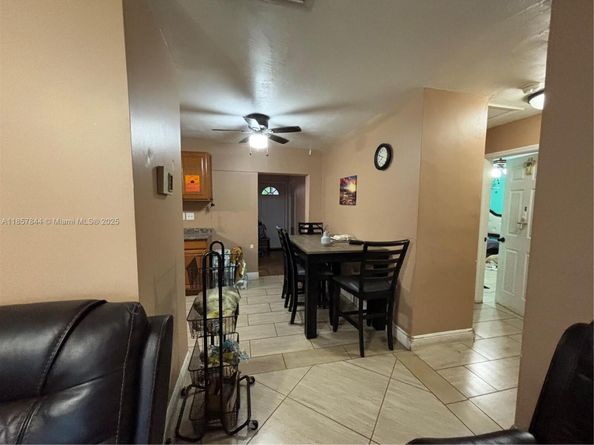 6461 Park St, Hollywood FL 33024