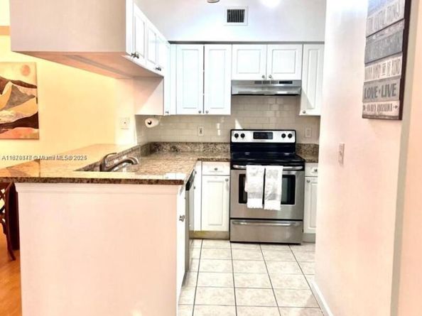 Undisclosed Address #A11870878, Sunny Isles Beach FL 33160