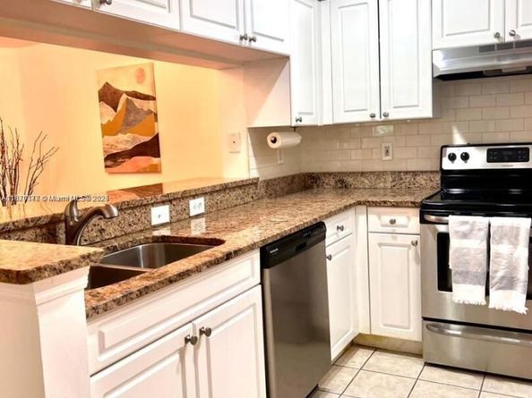 Undisclosed Address #A11870878, Sunny Isles Beach FL 33160