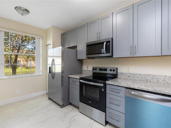 4005 NW 91st Ter, Sunrise FL 33351