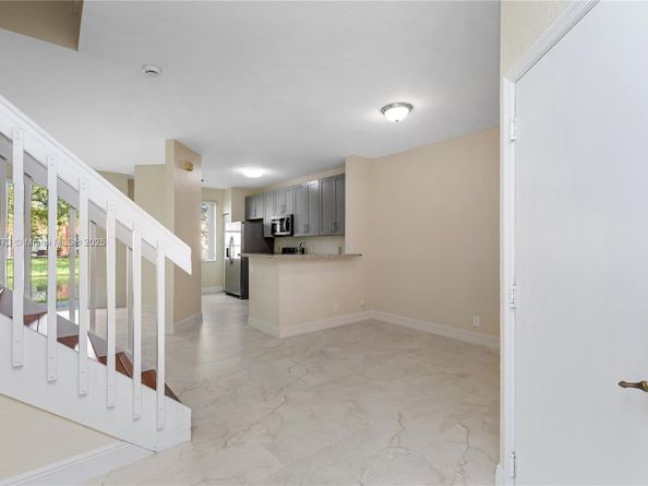 4005 NW 91st Ter, Sunrise FL 33351