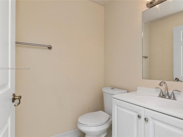 4005 NW 91st Ter, Sunrise FL 33351