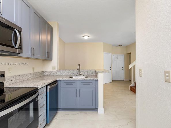 4005 NW 91st Ter, Sunrise FL 33351