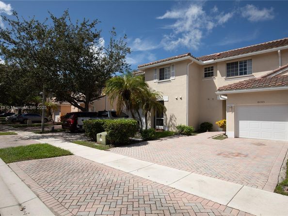 4005 NW 91st Ter, Sunrise FL 33351