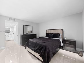 2302 S Cypress Bend Dr 306, Pompano Beach FL 33069