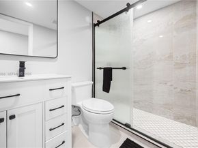 2302 S Cypress Bend Dr 306, Pompano Beach FL 33069