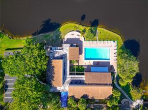 2302 S Cypress Bend Dr 306, Pompano Beach FL 33069