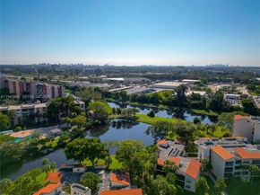 2302 S Cypress Bend Dr 306, Pompano Beach FL 33069