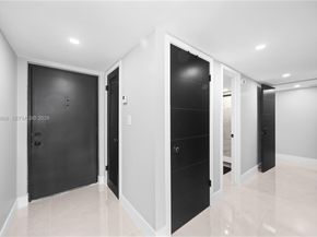 2302 S Cypress Bend Dr 306, Pompano Beach FL 33069