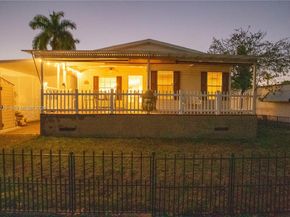 2228 SW 83rd Ave, Davie FL 33324