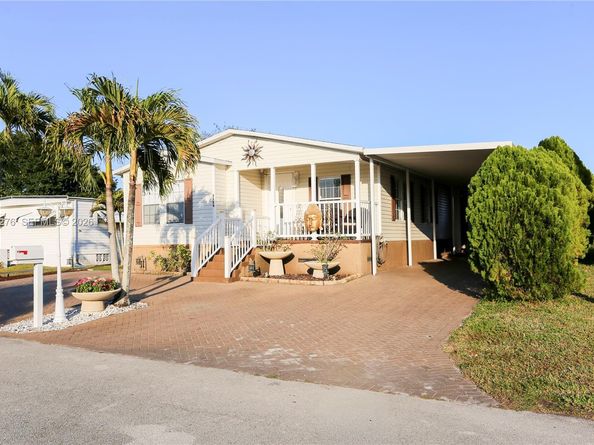 2228 SW 83rd Ave, Davie FL 33324