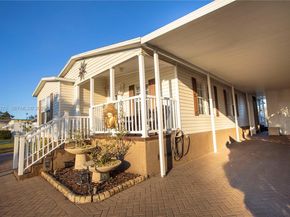 2228 SW 83rd Ave, Davie FL 33324