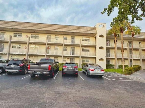 8325 Sunrise Lakes Blvd 205, Sunrise FL 33322