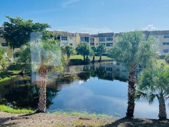 8325 Sunrise Lakes Blvd 205, Sunrise FL 33322