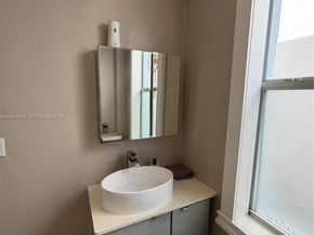 119 Menores Ave 8A, Coral Gables FL 33134