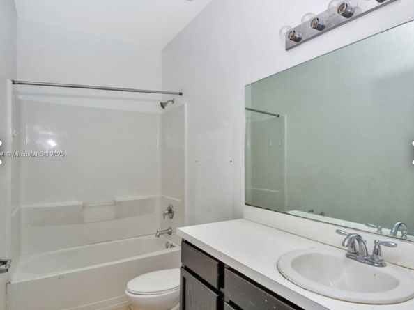 3546 NW 29th Ct, Lauderdale Lakes FL 33311