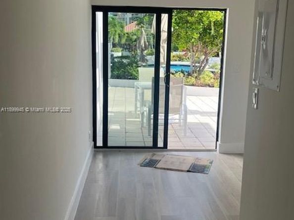 20281 E Country Club Dr CAB16, Aventura FL 33180