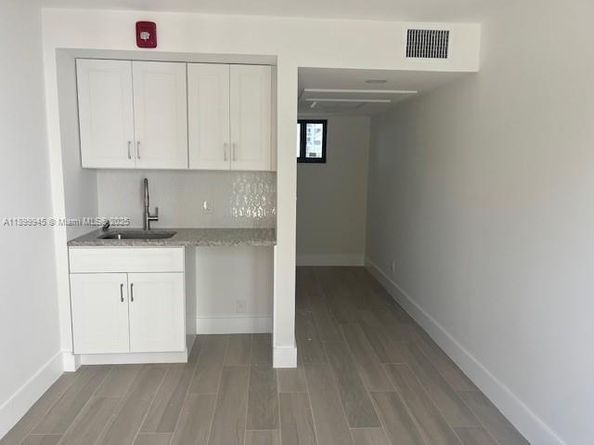 20281 E Country Club Dr CAB16, Aventura FL 33180