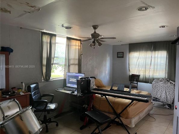 3880 NW 6th St, Lauderhill FL 33311