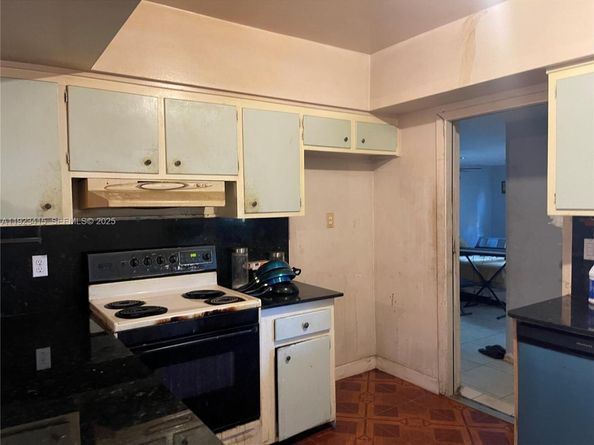 3880 NW 6th St, Lauderhill FL 33311