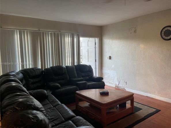 3880 NW 6th St, Lauderhill FL 33311