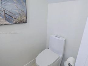 3789 NE 167th St 42, North Miami Beach FL 33160