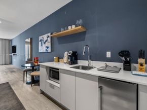 239 SW 9 Street 602, Miami FL 33130