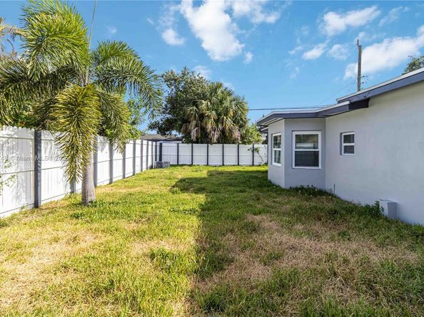 1199 Highland Rd, Lake Worth FL 33462