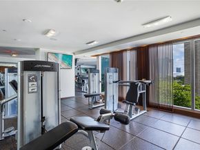 335 S Biscayne Blvd LPH00, Miami FL 33131