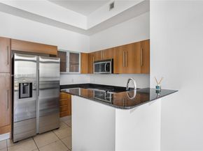 335 S Biscayne Blvd LPH00, Miami FL 33131