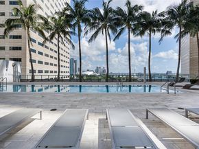 335 S Biscayne Blvd LPH00, Miami FL 33131