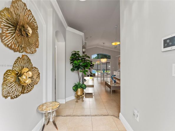 18332 SW 94th Ct, Palmetto Bay FL 33157