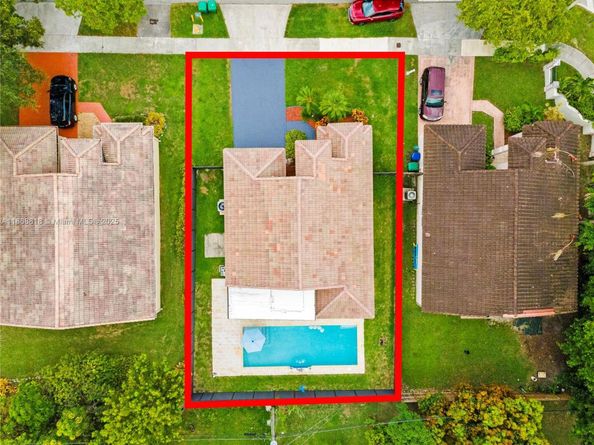 18332 SW 94th Ct, Palmetto Bay FL 33157