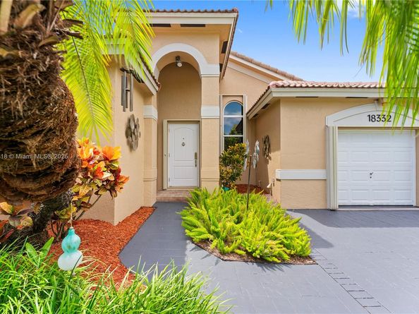 18332 SW 94th Ct, Palmetto Bay FL 33157