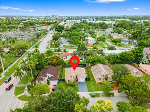 18332 SW 94th Ct, Palmetto Bay FL 33157