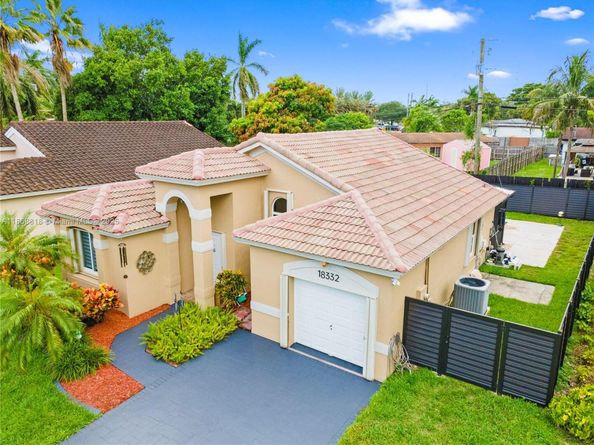 18332 SW 94th Ct, Palmetto Bay FL 33157