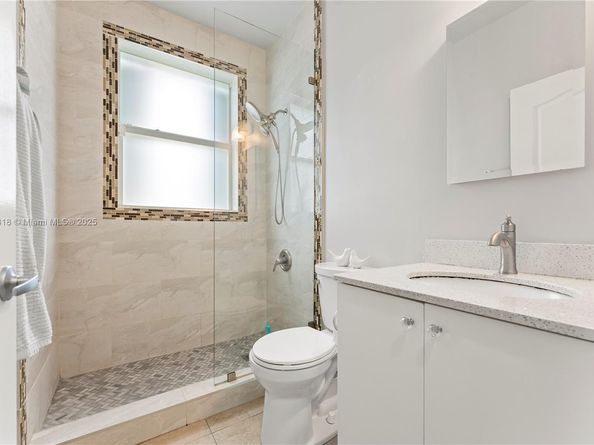 18332 SW 94th Ct, Palmetto Bay FL 33157
