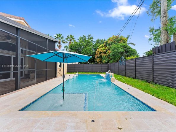 18332 SW 94th Ct, Palmetto Bay FL 33157