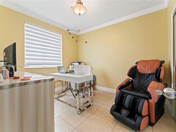 18332 SW 94th Ct, Palmetto Bay FL 33157