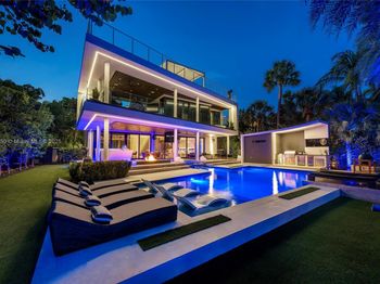 528 Lakeview Ct