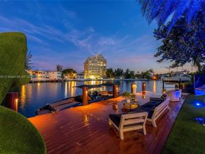 528 Lakeview Ct, Miami Beach FL 33140