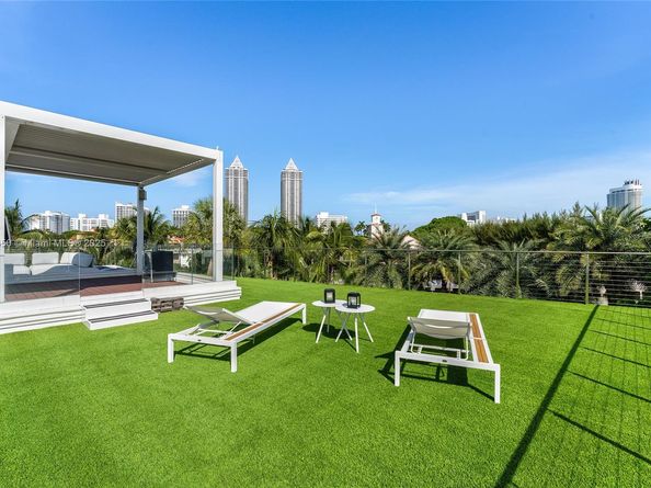 528 Lakeview Ct, Miami Beach FL 33140