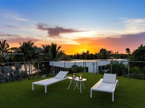 528 Lakeview Ct, Miami Beach FL 33140
