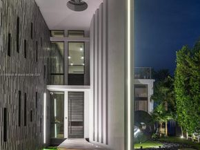528 Lakeview Ct, Miami Beach FL 33140