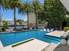 528 Lakeview Ct, Miami Beach FL 33140
