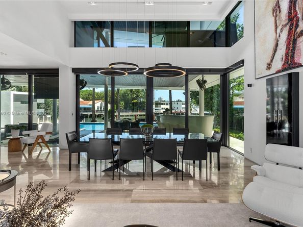 528 Lakeview Ct, Miami Beach FL 33140