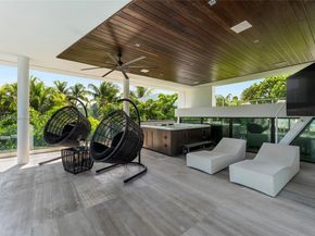 528 Lakeview Ct, Miami Beach FL 33140