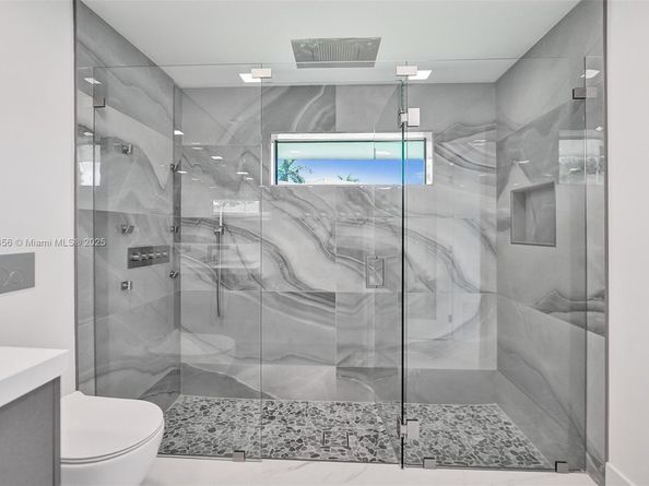 12100 NW 6th St, Plantation FL 33325