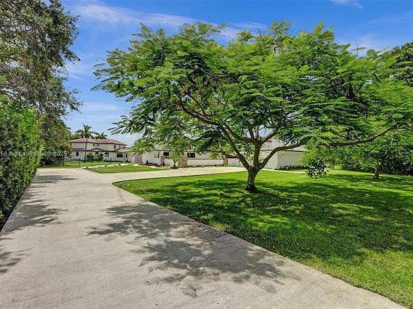 12100 NW 6th St, Plantation FL 33325